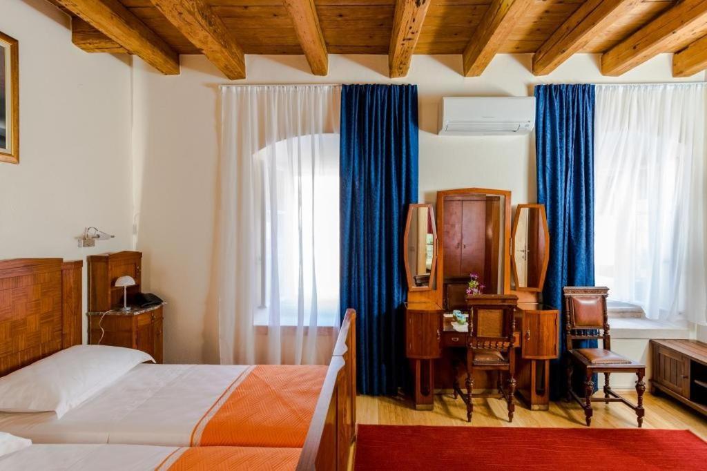 Rooms Miron - Adults Only Sumartin Phòng bức ảnh