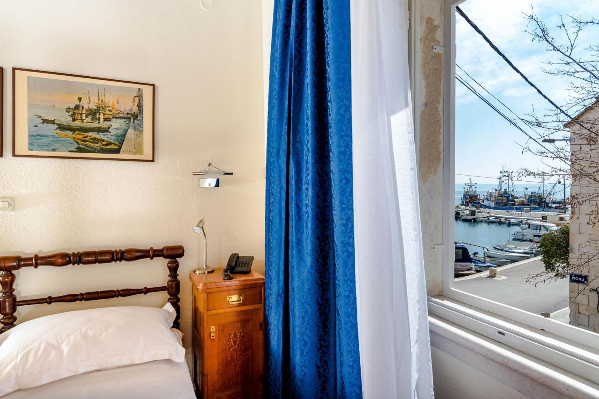 Rooms Miron - Adults Only Sumartin Phòng bức ảnh