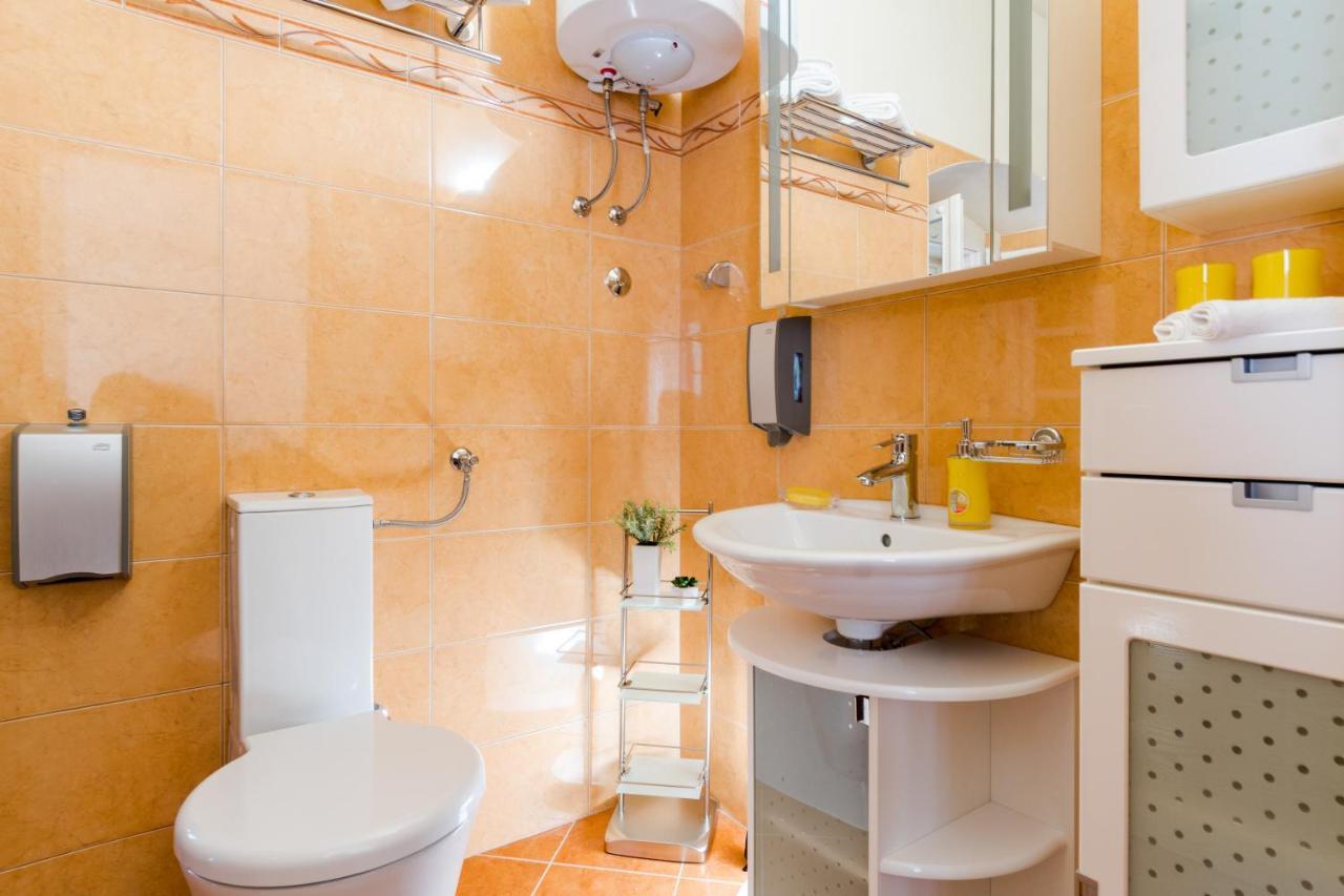 Rooms Miron - Adults Only Sumartin Phòng bức ảnh