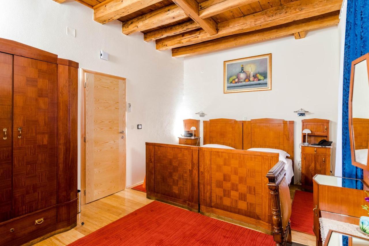Rooms Miron - Adults Only Sumartin Phòng bức ảnh