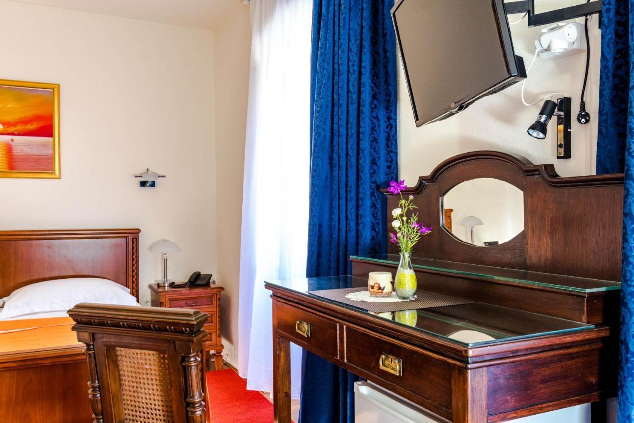 Rooms Miron - Adults Only Sumartin Phòng bức ảnh