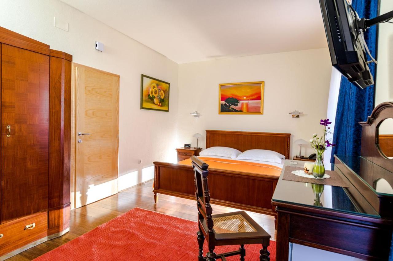 Rooms Miron - Adults Only Sumartin Phòng bức ảnh